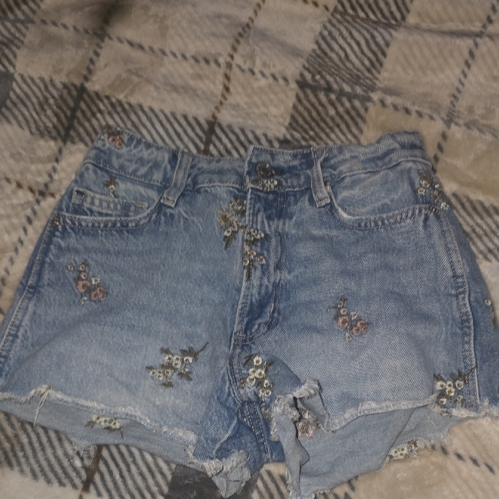 Arizona Jean Company Blue Floral Denim Shorts